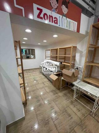 Local comercial en alquiler en Instituts - Universitat en Lleida