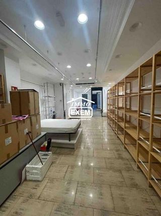 Local comercial en alquiler en Instituts - Universitat en Lleida