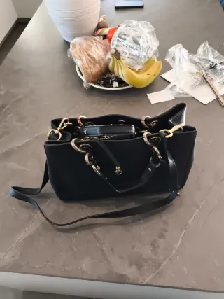 Bolso Michael Kors Negro y Dorado