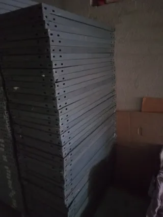 LOTE ESTANTERÍAS METÁLICAS