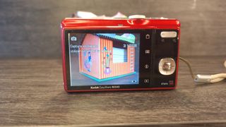 Cámara Kodak EasyShare M340 10.2MP Roja