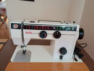 Máquina de coser Alfa