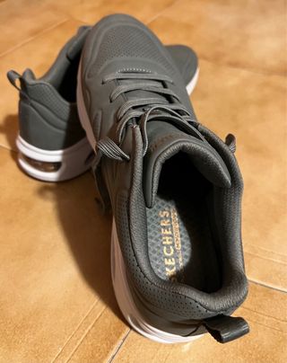 Scarpe uomo Skechers verde oliva.