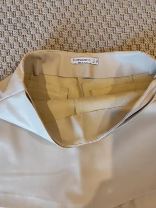 Falda pantalón polipiel beige