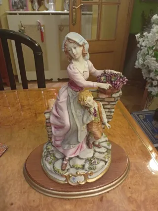 Figura Capodimonte Porcelana
