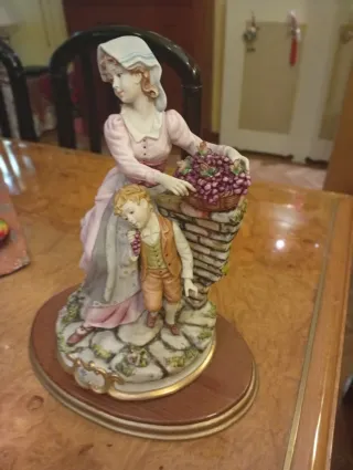 Figura Capodimonte Porcelana