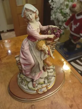 Figura Capodimonte Porcelana