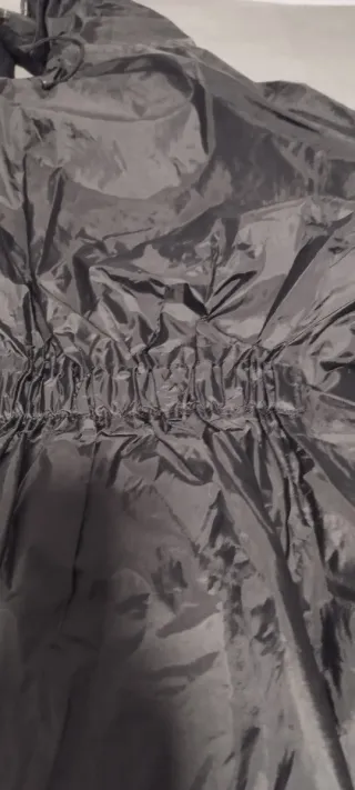 Chaqueta impermeable moto negra