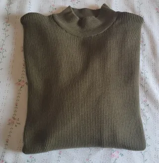 Jersey de punto cuello alto verde oliva