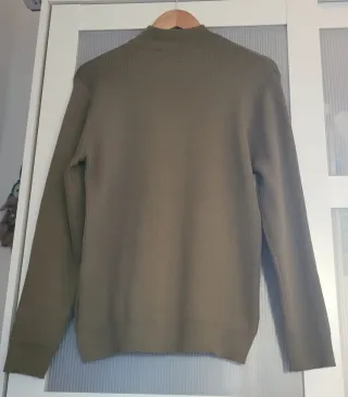 Jersey de punto cuello alto verde oliva
