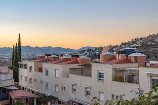 Casa adosada en venta en Bola de Oro - Serrallo en Granada