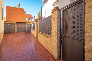Casa adosada en venta en Bola de Oro - Serrallo en Granada