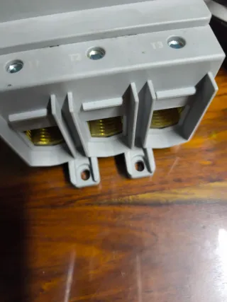 Interruptor seccionador 3 polos 250A