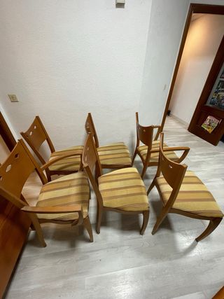 Mesa y 6 sillas de comedor madera
