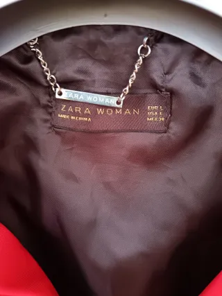 Chaqueta roja Zara