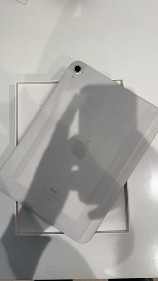 iPad 10ª Gen con Accesorios - Como Nuevo