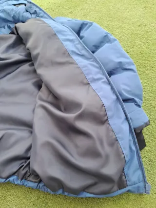 Abrigo acolchado azul marino