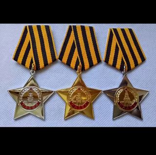 3 INSIGNIAS II GUERRA MUNDIAL COLECCIÓN DE RUSIA
