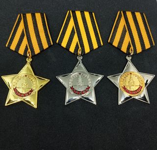 3 INSIGNIAS II GUERRA MUNDIAL COLECCIÓN DE RUSIA