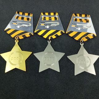 3 INSIGNIAS II GUERRA MUNDIAL COLECCIÓN DE RUSIA