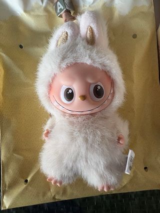 Labubu Pin for Love lettera A Pop Mart