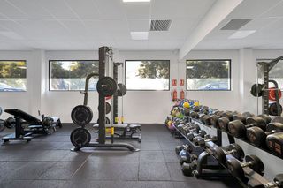 Local comercial en venta en Nueva Andalucía centro en Marbella