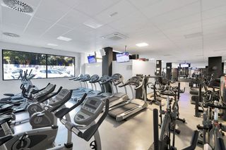 Local comercial en venta en Nueva Andalucía centro en Marbella