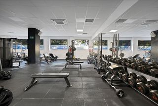 Local comercial en venta en Nueva Andalucía centro en Marbella