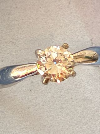 Anillo Oro 18k Diamante Natural 0.83ct VS1/H