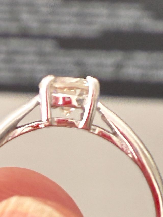 Anillo Oro 18k Diamante Natural 0.83ct VS1/H