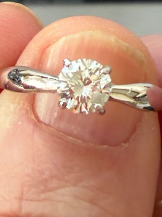 Anillo Oro 18k Diamante Natural 0.83ct VS1/H