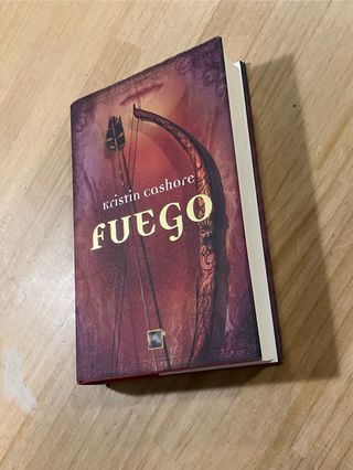 Kristin Cashore. Fuego (Juvenil)