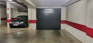 Garaje en venta en La Buhaira en Sevilla