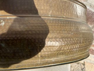 Portavasi ovale in rame antico sardo