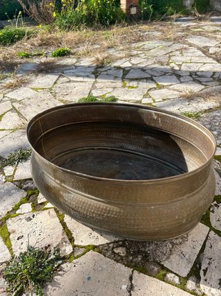 Portavasi ovale in rame antico sardo