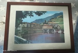 Cuadro paisaje río y edificios