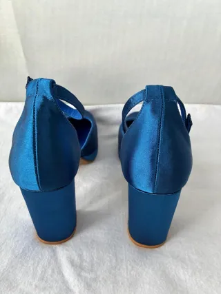 Zapatos de plataforma, color azul. Xti