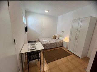 Edificio en alquiler en El Candado - El Palo en Málaga