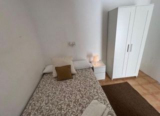 Edificio en alquiler en El Candado - El Palo en Málaga