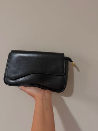 Bolso de mano negro cuadrado 26x16cm