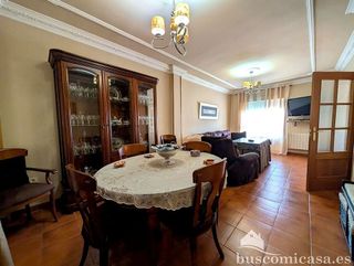 Chalet en venta en Linares