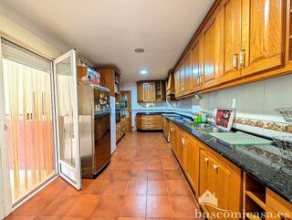 Chalet en venta en Linares