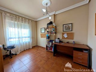 Chalet en venta en Linares