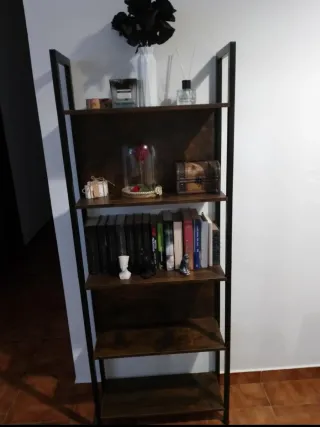 Estantería Metálica y Madera