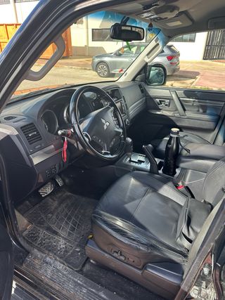 Mitsubishi Montero 2011