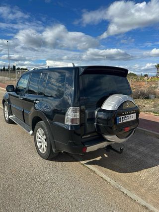 Mitsubishi Montero 2011