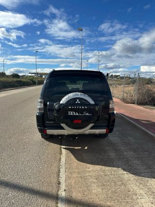 Mitsubishi Montero 2011