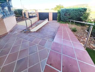 Chalet en venta en PAU 2-600 en Puertollano