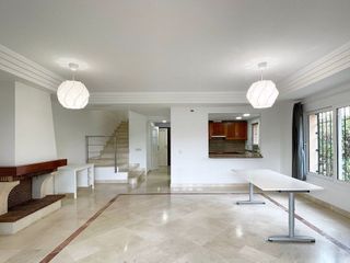 Casa pareada en venta en Calahonda en Mijas