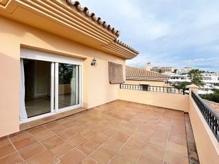 Casa pareada en venta en Calahonda en Mijas